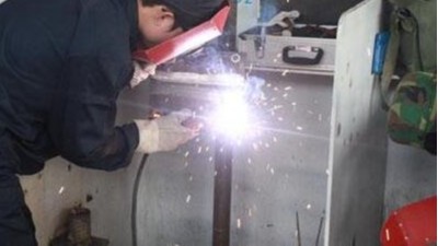 焊接煙氣凈化設(shè)備,焊接煙塵凈化,執(zhí)信環(huán)保實力生產(chǎn)廠家。