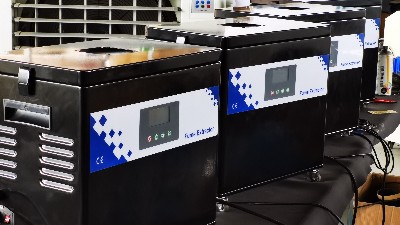 生產(chǎn)制造企業(yè)的車間煙塵怎么解決，執(zhí)信環(huán)保車間煙霧凈化器凈化煙塵！