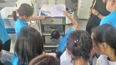 激光煙霧凈化器生產(chǎn)廠家，執(zhí)信環(huán)?？萍籍a(chǎn)品知識(shí)培訓(xùn)！