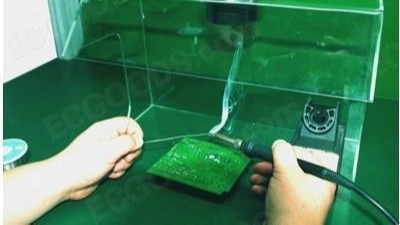 焊錫技術(shù)隨科技發(fā)展，執(zhí)信環(huán)保焊錫煙霧過(guò)濾器。